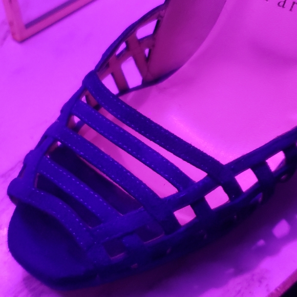 CHRISTIAN LOUBOUTIN - Picture 6 of 8